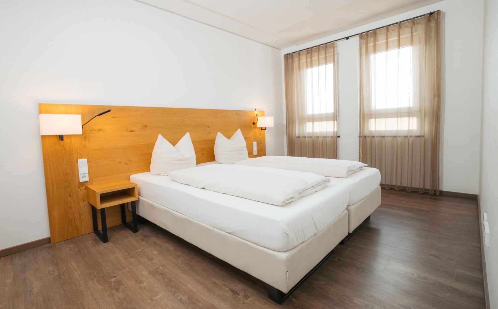 Hotel Poellners 20 Min Von Muenchen Hbf Petershausen